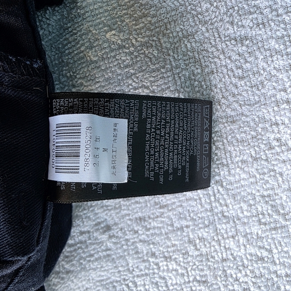 Uniqlo Black Chinos Versatile Comfort - Picture 7 of 8